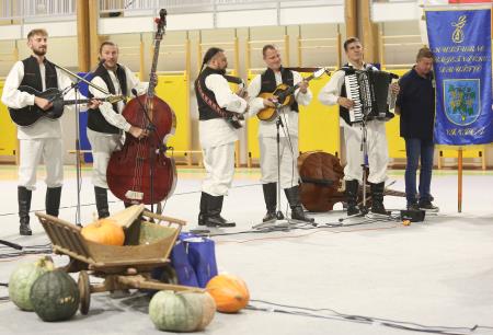 Folklorni festival KD Rak Rakek 38 Foto Ljubo Vukelič